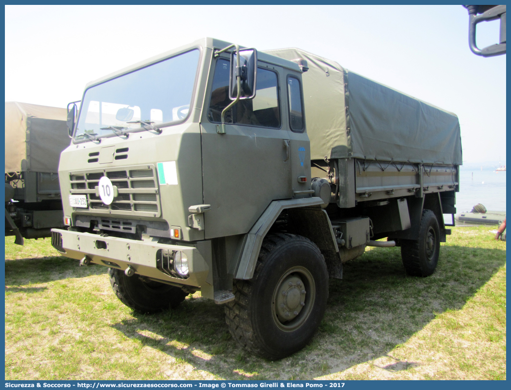 EI AU232
Esercito Italiano
Iveco ACM 80
Parole chiave: EI;E.I.;Esercito;Italiano;Mezzi;da;Cantiere;Trasporto;Materiali;Supporto;Logistico;Iveco;ACM;80