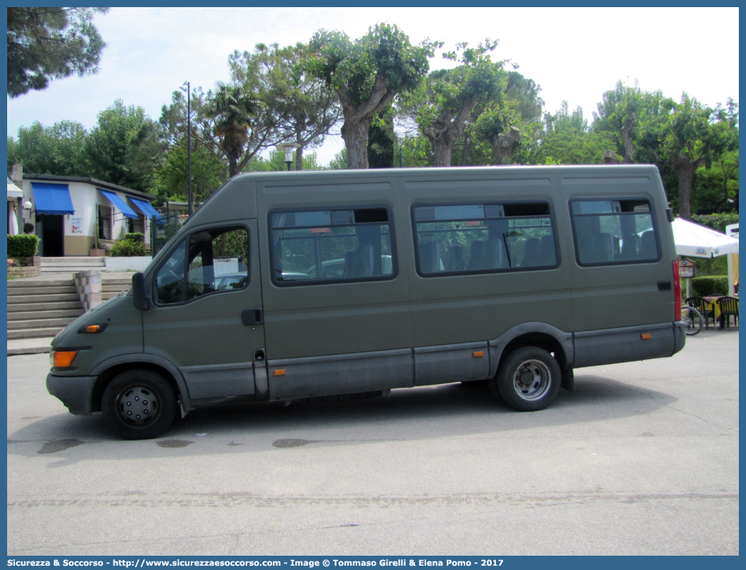 EI BH956
Esercito Italiano
Iveco Daily 50C13 III serie
Parole chiave: EI;E.I.;Esercito;Italiano;Iveco;Daily;50C13