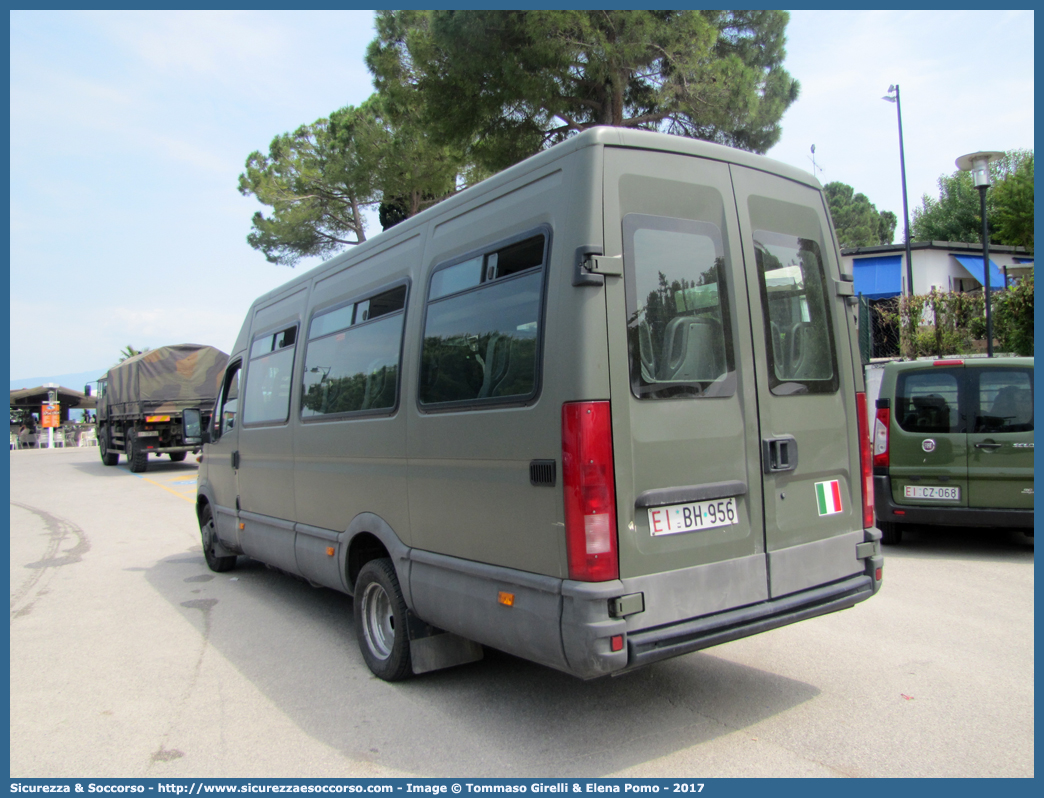 EI BH956
Esercito Italiano
Iveco Daily 50C13 III serie
Parole chiave: EI;E.I.;Esercito;Italiano;Iveco;Daily;50C13