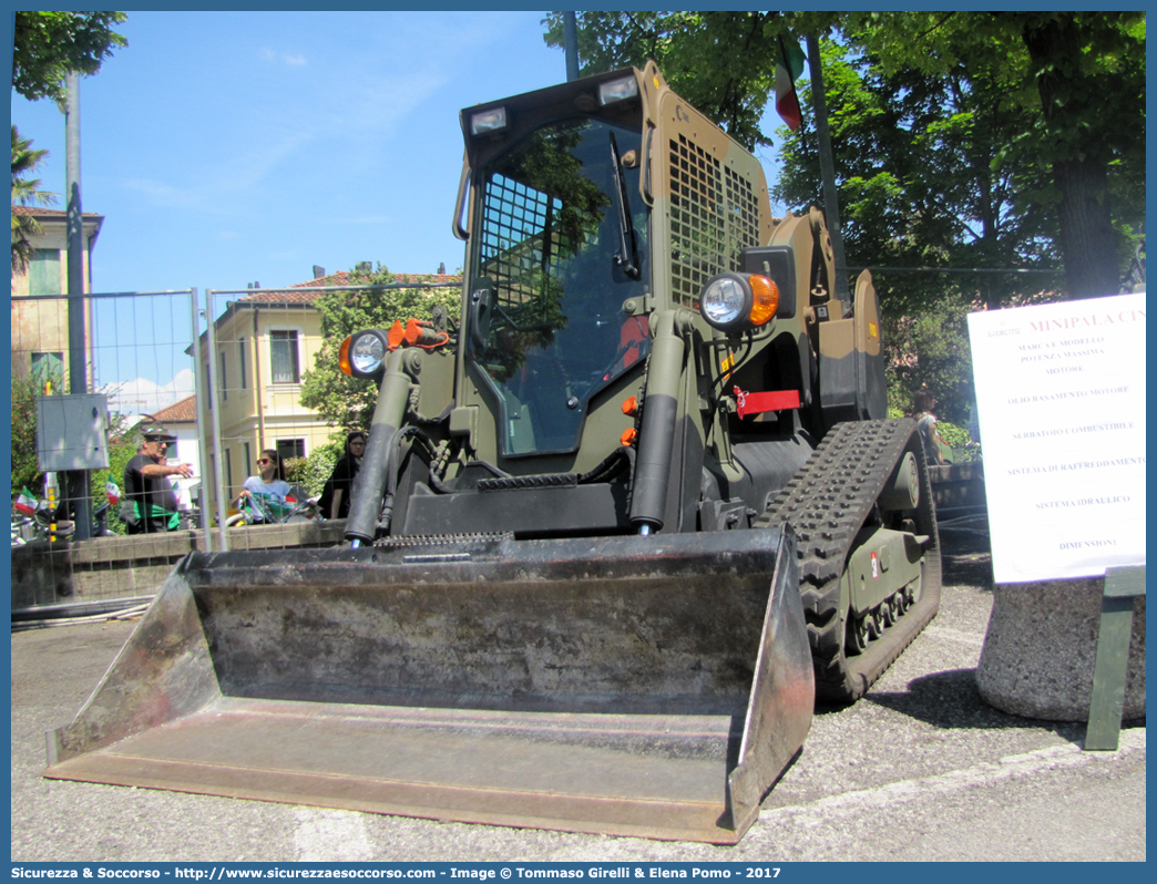 EI DB432
Esercito Italiano
Cams T985VL
Parole chiave: EI;E.I.;Esercito;Italiano;Mezzi;da;Cantiere;Trasporto;Materiali;Supporto;Logistico;Cams;T985VL