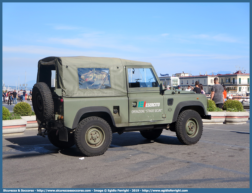 -
Esercito Italiano
Land Rover Defender 90
Parole chiave: EI;E.I.;Esercito;Italiano;Fuoristrada;operazione;strade;sicure;Land;Rover;Defender;90