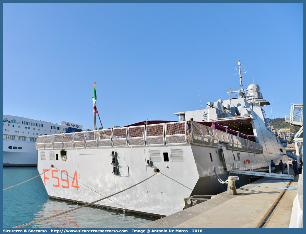 F594 "Alpino"
Marina Militare Italiana
Flotta Navale
Fregate Europee Multi Missione
Antisommergibile
Parole chiave: MMI;M.M.I.;Marina;Militare;Italiana;Flotta;Navale;FREMM;F.R.E.M.M.;Fregate;Europee;Multi Missione;Bergamini