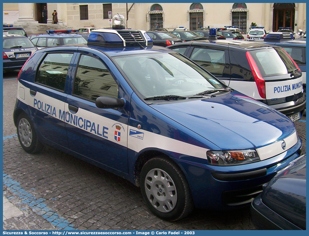 -
Polizia Municipale
Comune di Vittorio Veneto
Fiat Punto II serie
Parole chiave: PL;P.L.;PM;P.M.;Polizia;Locale;Municipale;Vittorio;Veneto;Fiat;Punto