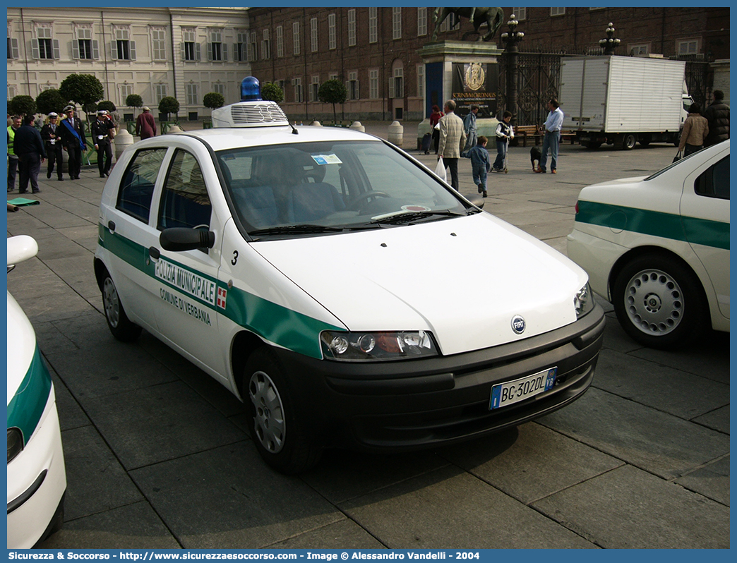 -
Polizia Municipale
Comune di Verbania
Fiat Punto II serie
Parole chiave: PL;P.L.;PM;P.M.;Polizia;Locale;Municipale;Verbania;Fiat;Punto