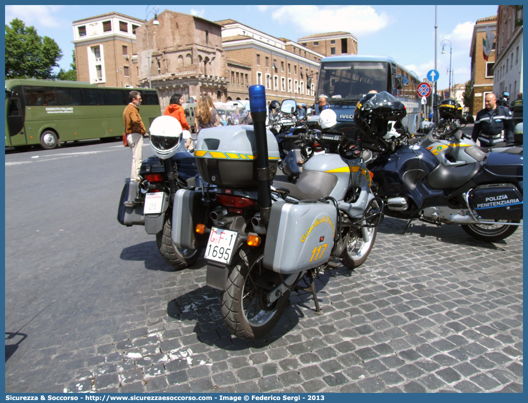 GdiF 11695
Guardia di Finanza
Aprilia Pegaso
Parole chiave: GdiF;G.D.F.;GDF;Guardia;di;Finanza;Aprilia;Pegaso