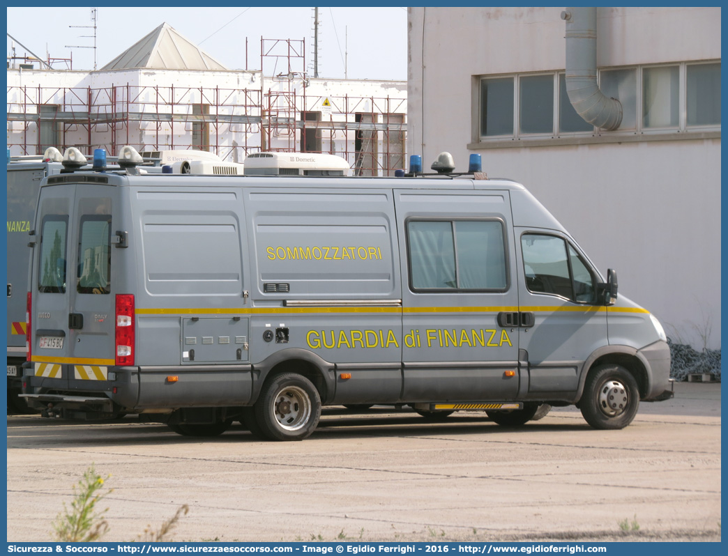 GdiF 415BC
Guardia di Finanza
R.O.A.N. Sommozzatori
Iveco Daily 50C18 IV serie
Allestitore Elevox S.r.l.
Parole chiave: GdiF;G.D.F.;GDF;Guardia di Finanza;R.O.A.N.;ROAN;Sommozzatori;Iveco;Daily;50C18;Elevox