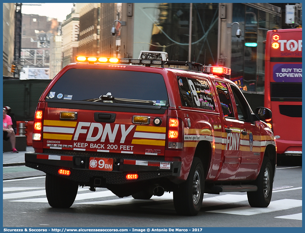 Battalion 9 - GM09009
United States of America
New York Fire Department
GMC 2500HD
Conversion by Odyssey Inc.
Parole chiave: United;States;of;America;USA;U.S.A.;NYFD;N.Y.F.D.;New;York;Fire;Department;GMC;2500;HD;Odyssey