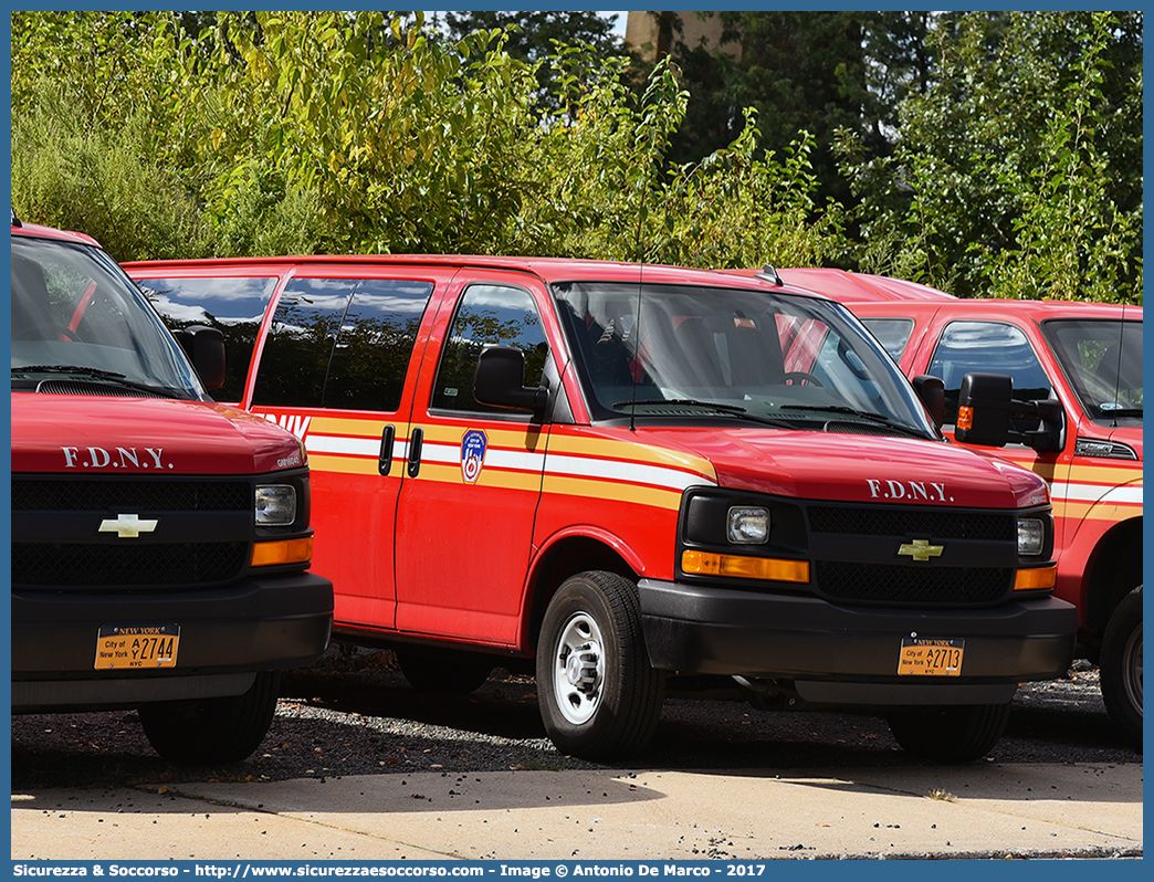 GM16022
United States of America
New York Fire Department
Chevrolet Express I generation facelift
Parole chiave: United;States;of;America;USA;U.S.A.;NYFD;N.Y.F.D.;New;York;Fire;Department;Chevrolet;Express