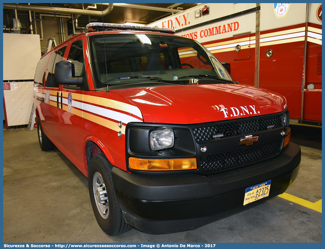 -
United States of America
New York Fire Department
Chevrolet Express I generation facelift
Parole chiave: United;States;of;America;USA;U.S.A.;NYFD;N.Y.F.D.;New;York;Fire;Department;Chevrolet;Express