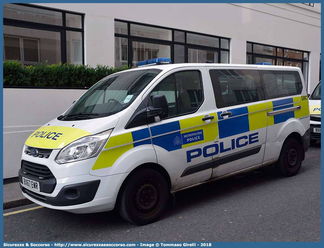 GMC
United Kingdom of Great Britain and Northern Ireland
Metropolitan Police
Ford Tourneo Custom
Parole chiave: UK;United;Kingdom;Great;Britain;Northern;Ireland;Metropolitan;Police;Ford;Tourneo;Custom