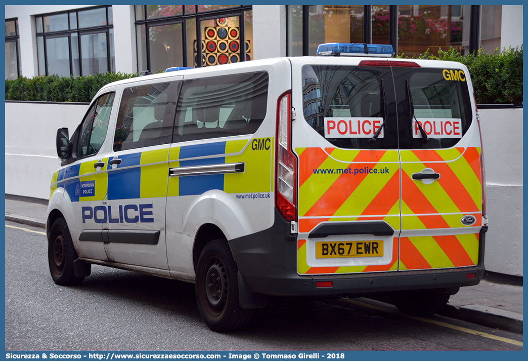 GMC
United Kingdom of Great Britain and Northern Ireland
Metropolitan Police
Ford Tourneo Custom
Parole chiave: UK;United;Kingdom;Great;Britain;Northern;Ireland;Metropolitan;Police;Ford;Tourneo;Custom