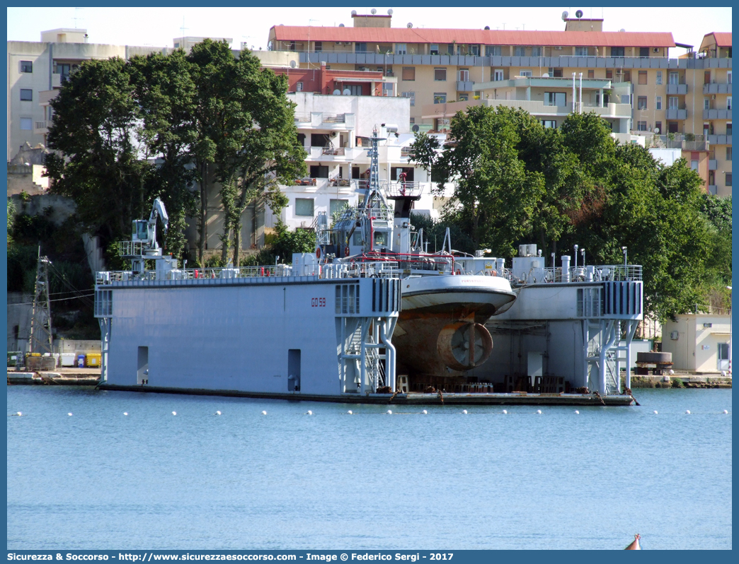 GO 59
Marina Militare Italiana
Flotta Navale
Naviglio Locale
Bacino di Carenaggio Galleggiante
Parole chiave: MMI;M.M.I.;Marina;Militare;Italiana;Naviglio;Locale;Bacino;di;Carenaggio;Galleggiante;GO59;GO;59