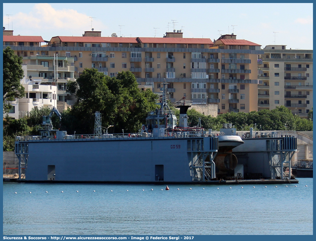 GO 59
Marina Militare Italiana
Flotta Navale
Naviglio Locale
Bacino di Carenaggio Galleggiante
Parole chiave: MMI;M.M.I.;Marina;Militare;Italiana;Naviglio;Locale;Bacino;di;Carenaggio;Galleggiante;GO59;GO;59