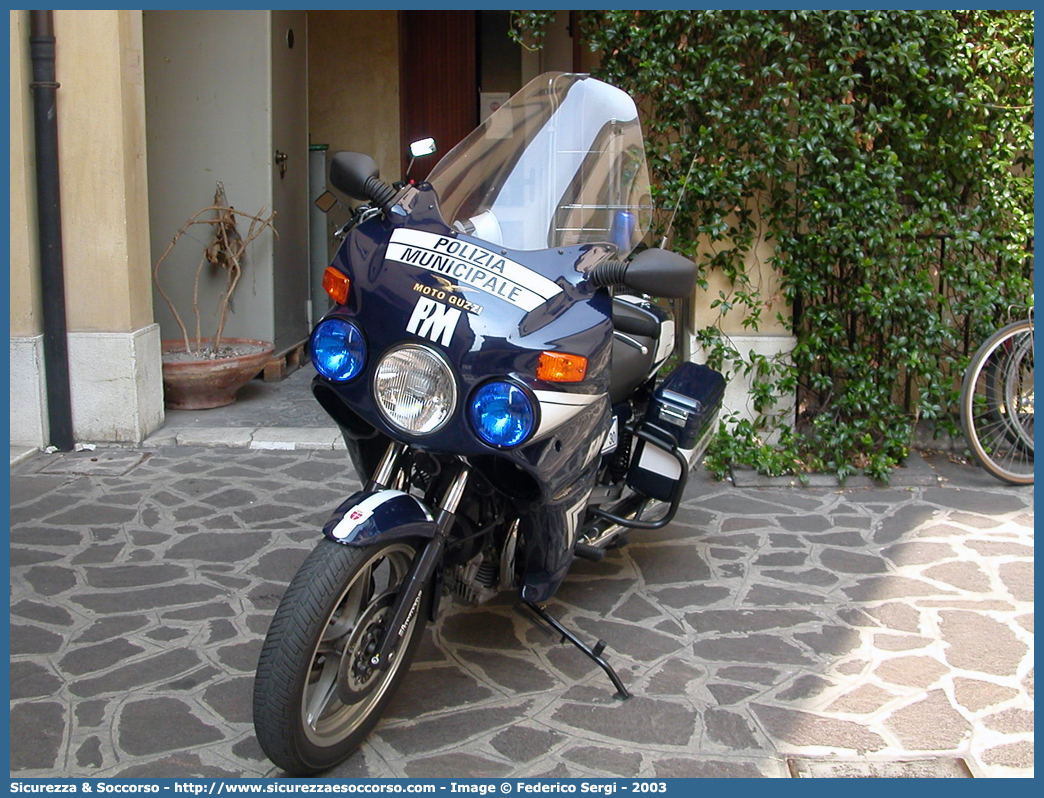 -
Polizia Municipale
Comune di Treviso
Moto Guzzi V75
Parole chiave: PL;P.L.;PM;P.M.;Polizia;Locale;Municipale;Treviso;Moto;Guzzi;V75