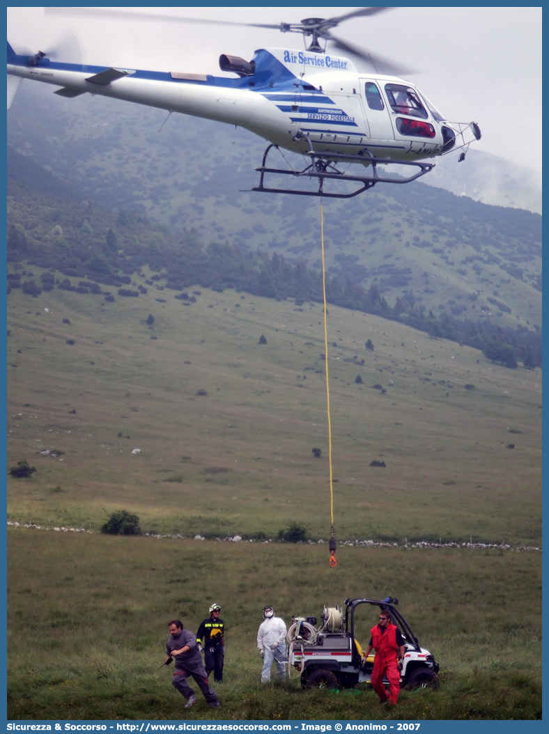 I-AMVP
Regione Veneto
Servizio Forestale Regionale
Eurocopter AS350B3 Ecureuil
Parole chiave: Regione;Veneto;Servizio;Forestale;Regionale;Eurocopter;AS350B3;Ecureuil