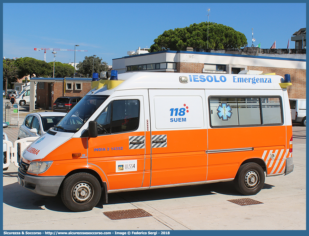 INDIA 2
SUEM 118 Jesolo Emergenza
Azienda ULSS 4 - Veneto Orientale
Jesolo
Mercedes Benz Sprinter I serie restyling
Allestitore MAF S.n.c.
Parole chiave: 118;SUEM;Jesolo;Emergenza;Ambulanza;Autoambulanza;Mercedes;Benz;Sprinter;MAF;M.A.F.;Mariani;Alfredo;Figlio