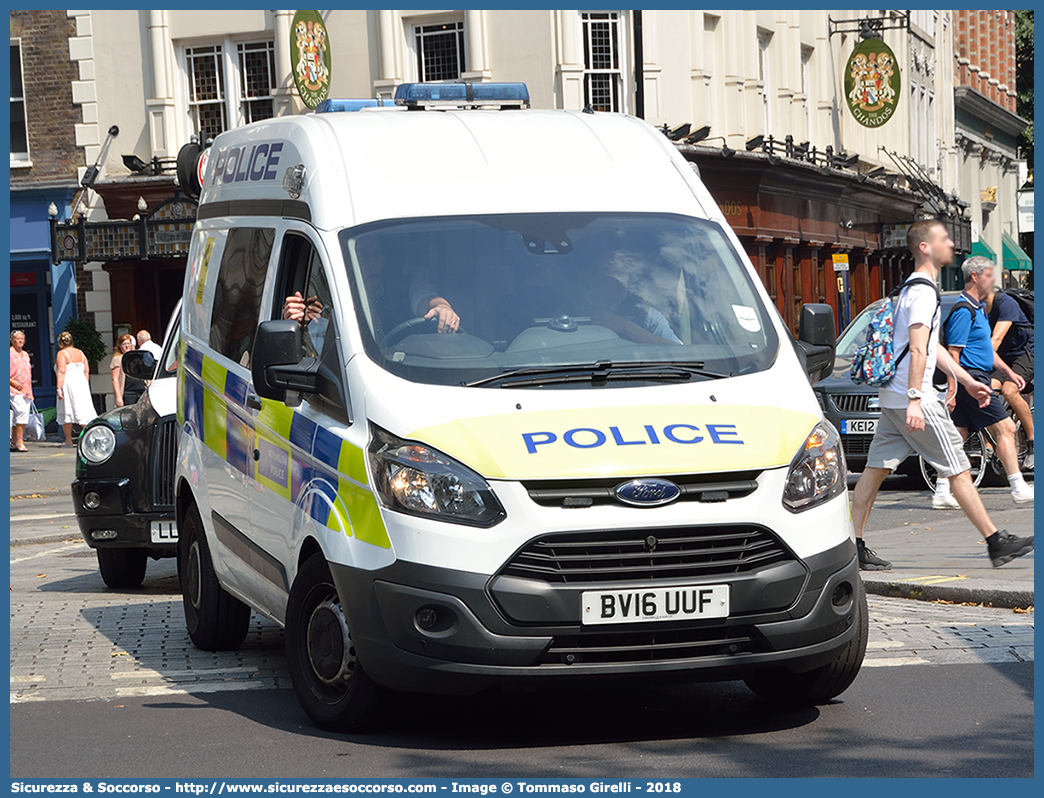 JXG
United Kingdom of Great Britain and Northern Ireland
Metropolitan Police
Ford Tourneo Custom
Parole chiave: UK;United;Kingdom;Great;Britain;Northern;Ireland;Metropolitan;Police;Ford;Tourneo;Custom