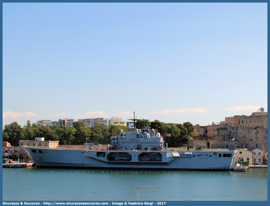 L9892 "San Giorgio"
Marina Militare Italiana
Flotta Navale
Navi Anfibie Classe San Giorgio
Parole chiave: MM;M.M.;Marina Militare;Flotta;Navale;Nave;Anfibia;Navi;Anfibie