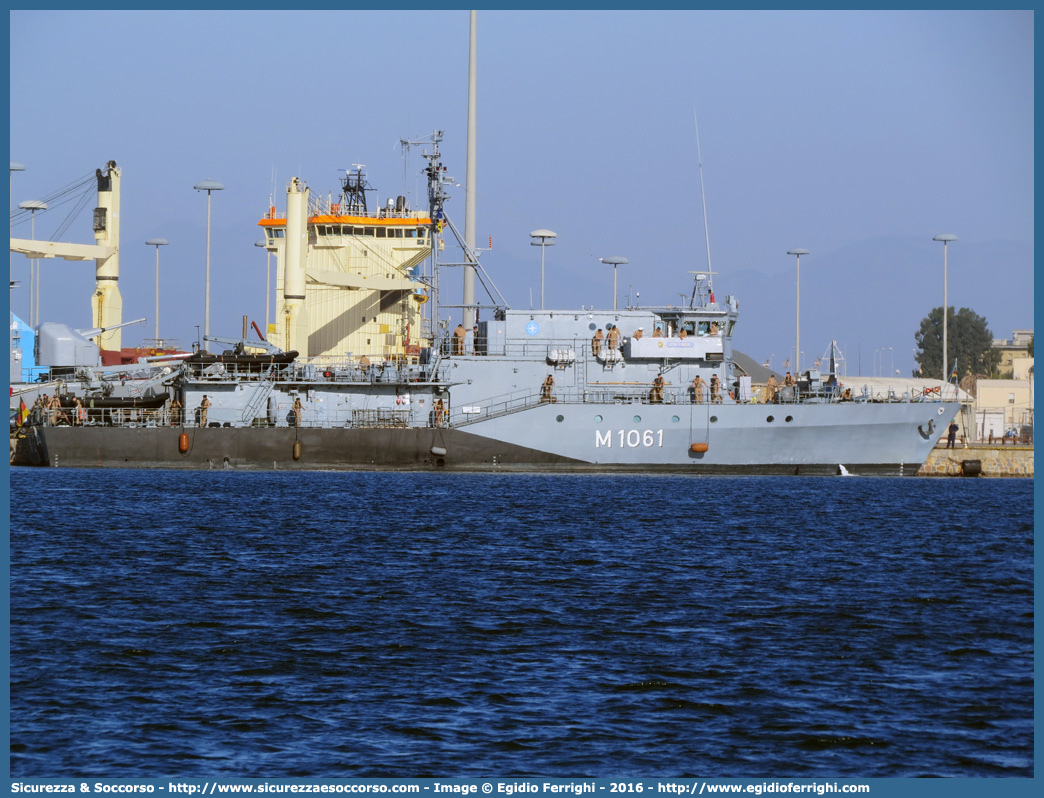 M1061 "Rottweil"
Deutsche Marine
Minentaucher Einsatzboot
Frankenthal Klasse
Parole chiave: Deutsche;Marine;Minentaucher;Einsatzboot;Frankenthal;Klasse