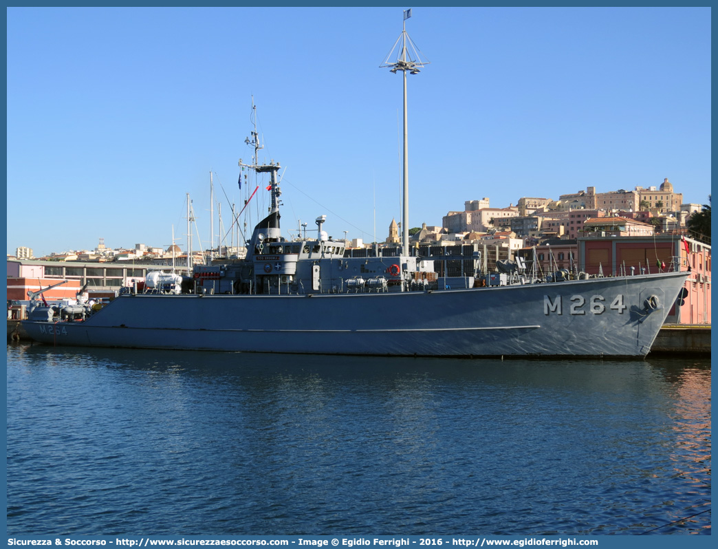 M264 "Erdemli"
Republic of Turkey
Türk Deniz Kuvvetleri
Mayın avlama ve tarama gemisi
Mine countermeasures vessel
Engin-sınıfı
Engin Class
Parole chiave: Türk;Deniz;Kuvvetleri;Mine;countermeasures;vessel;Engin;Class;Mayın;avlama;ve;tarama;gemisi;Engin;sınıfı