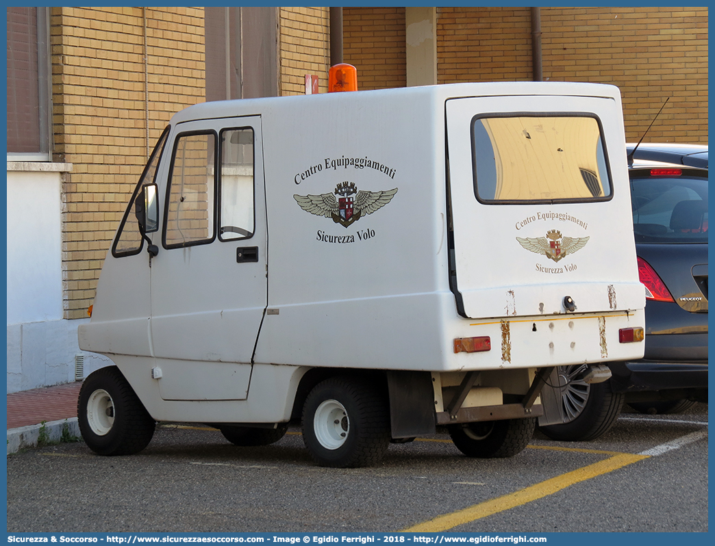 -
Marina Militare Italiana
Minicar
Parole chiave: MMI;M.M.I.;Marina;Militare;Italiana;Sicurezza;Volo