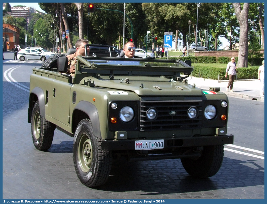 MM AT900
Marina Militare Italiana
Land Rover Defender 90
Parole chiave: MMI;M.M.I.;Marina;Militare;Italiana;Land Rover;Defender;90