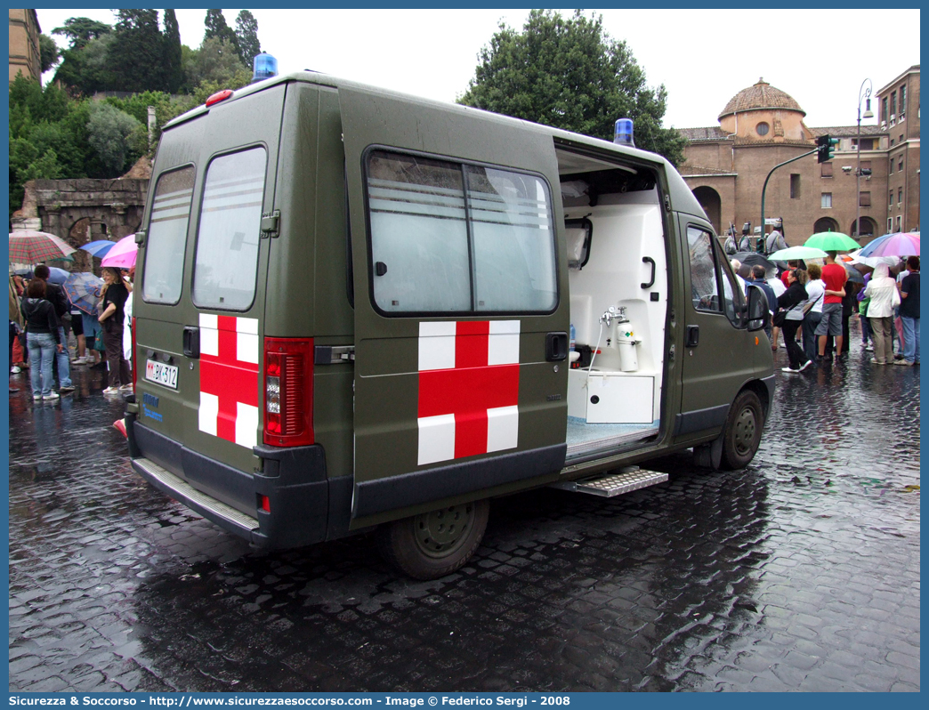 MM BK312
Marina Militare Italiana
Servizio Sanitario
Fiat Ducato II serie restyling
Allestitore Bollanti S.r.l.
Parole chiave: MMI;M.M.I.;Marina;Militare;Italiana;Ambulanza;Autoambulanza;Servizio;Sanitario;Fiat;Ducato;Bollanti