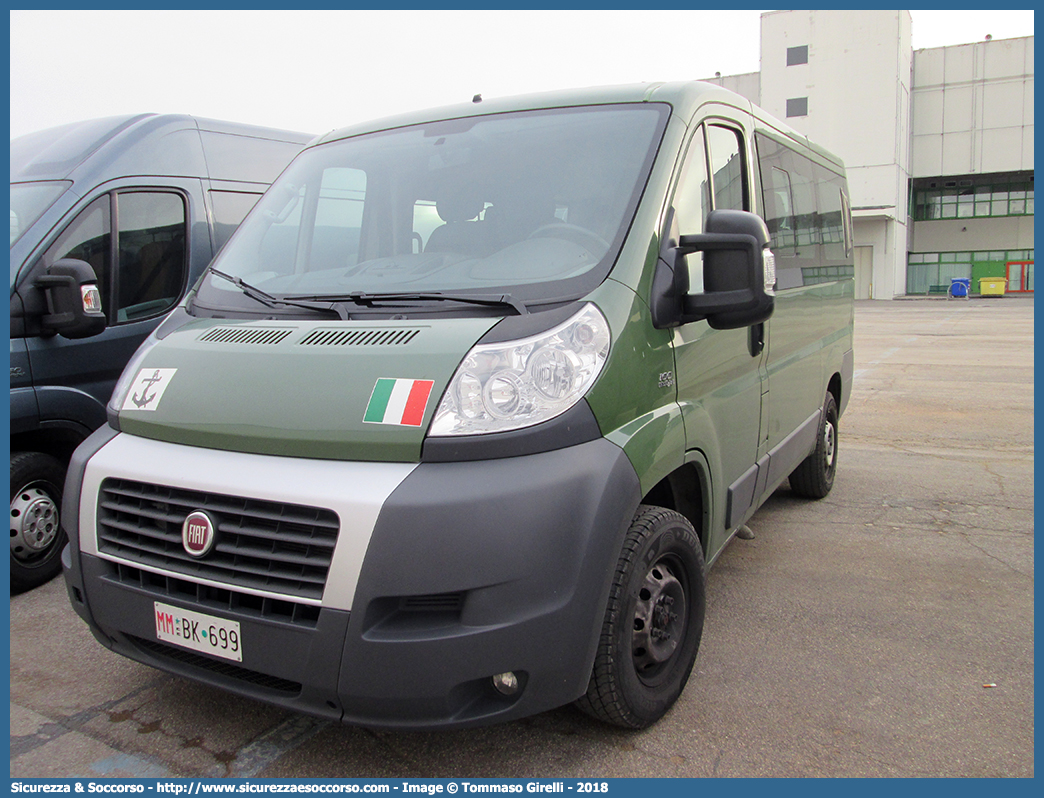 MM BK699
Marina Militare Italiana
Fiat Ducato III serie
(variante)
Parole chiave: MMI;M.M.I.;Marina;Militare;Italiana;Fiat;Ducato;X250