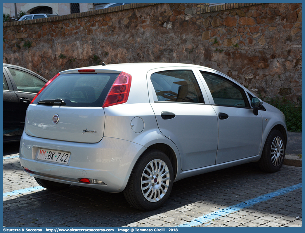 MM BK742
Marina Militare Italiana
Fiat Grande Punto
Parole chiave: MMI;M.M.I.;Marina;Militare;Italiana;Fiat;Grande;Punto