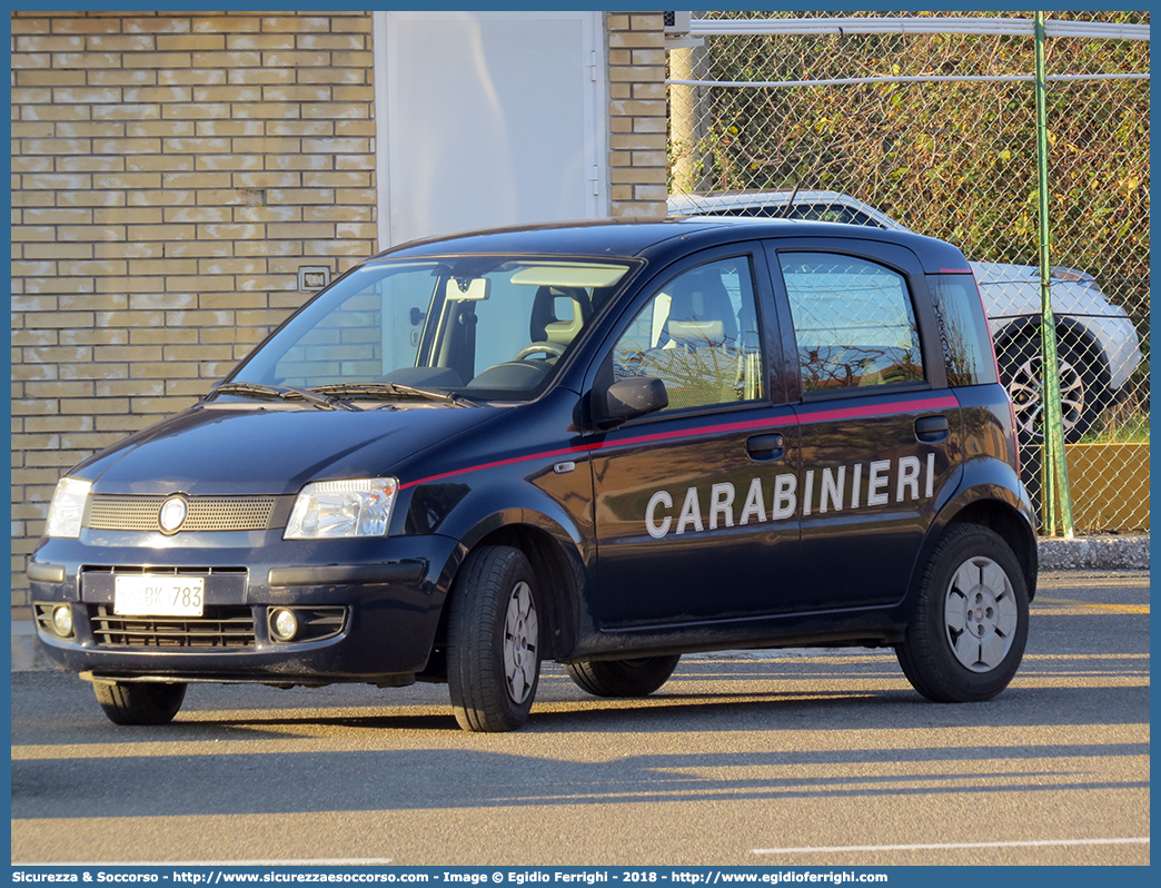 MM BK783
Arma dei Carabinieri
Reparto Carabinieri presso
la Marina Militare
Fiat Nuova Panda I serie
Parole chiave: CC;C.C.;MM;M.M.;Arma;dei;Carabinieri;Reparto;Marina;Militare;Fiat;Nuova;Panda