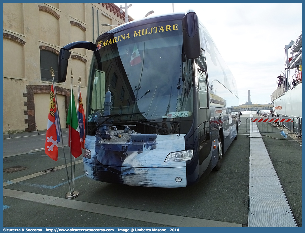 MM BK932
Marina Militare Italiana
Irisbus Domino HDH
Parole chiave: MMI;M.M.I.;Marina;Militare;Italiana;Irisbus;Domino;HDH