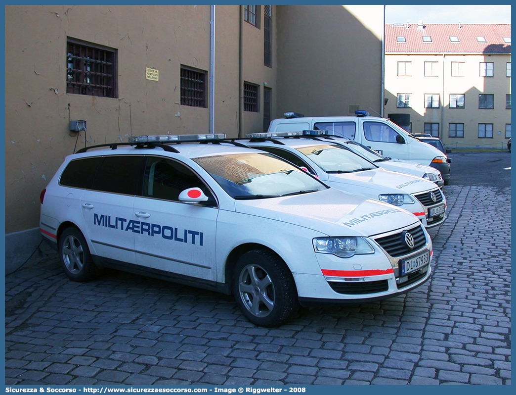 -
Kongeriket Norge
Militærpoliti
Volkswagen Passat Variant IV generation
Parole chiave: Norvegian;Military;Police;Kongeriket;Norge;Militærpoliti;Volkswagen;Passat;Variant