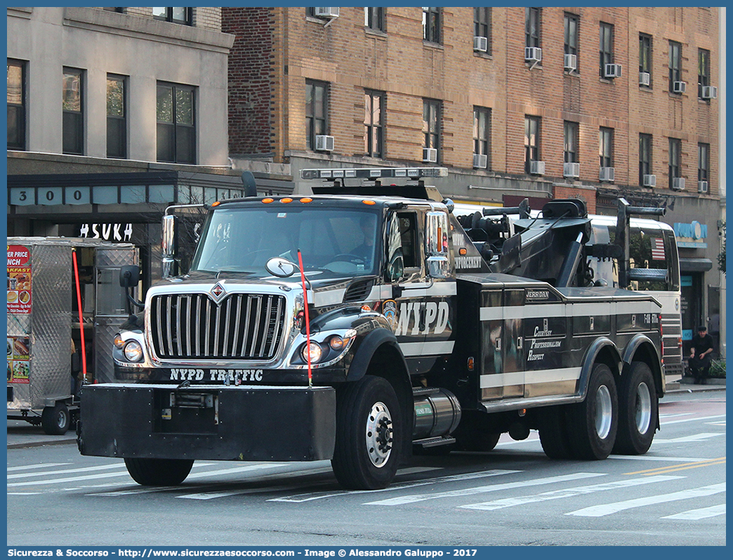 6701
United States of America
New York Police Department
Traffic Enforcement
International Workstar 7600 
Conversion by Jerr-Dan
Parole chiave: USA;U.S.A.;United;States;of;America;NYPD;N.Y.P.D.;New;York;Police;Department;Traffic;Enforcement;International;Workstar;7600;Jerr-Dan