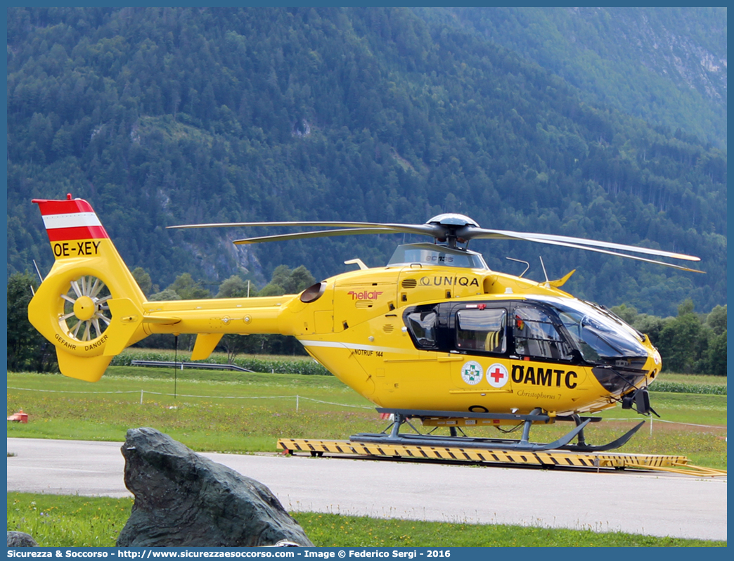 OE-XEY
Republik Österreich
Christophorus Flugrettungsverein - ÖAMTC
Eurocopter EC135 T2+
"CHRISTOPHORUS 7"
Location Lienz
Parole chiave: Republik;Österreich;Christophorus;7;Flugrettungsverein;ÖAMTC;Eurocopter;EC135;T2;Lienz