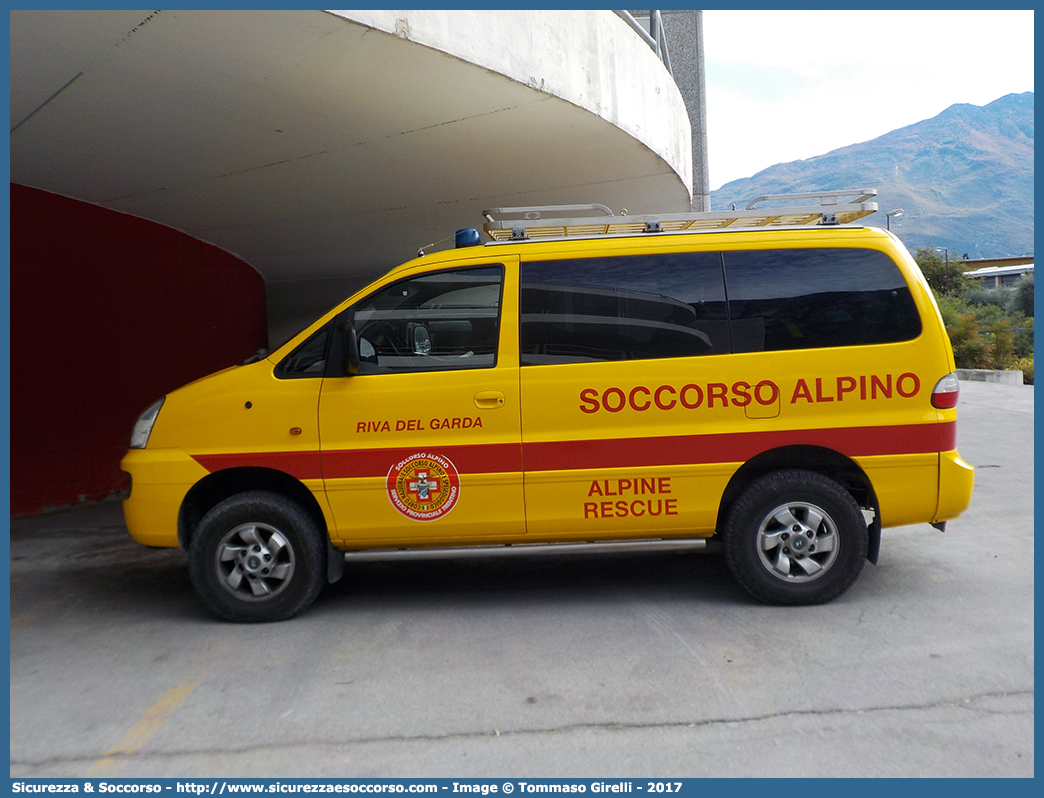 PC C71TN
Corpo Nazionale
Soccorso Alpino e Speleologico
Delegazione Alpina IV Trentino
Stazione Riva del Garda
Hyundai H1 HSV II serie
Parole chiave: CNSAS;C.N.S.A.S.;Corpo;Nazionale;Soccorso;Alpino;Speleologico;Trentino;Trento;Riva del Garda;SAT;S.A.T.;Hyundai;H1;HSV