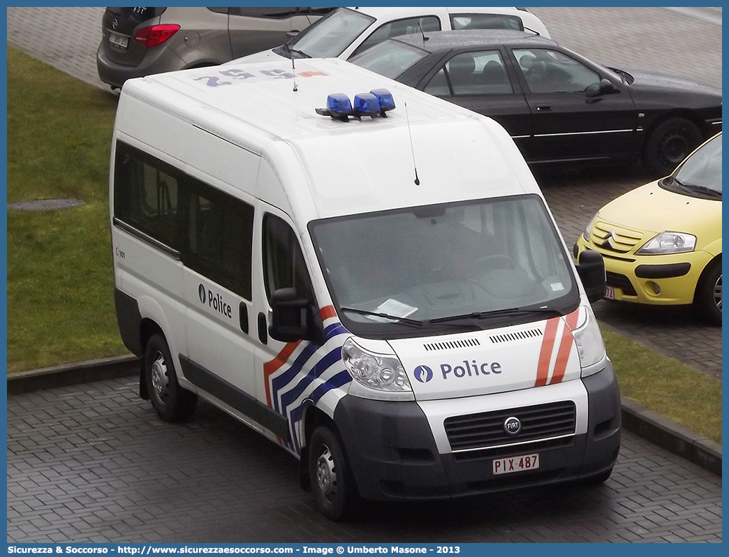 -
Koninkrijk België
Federale Politie
Fiat Ducato III serie
Parole chiave: Koninkrijk;België;Federale;Politie;Fiat;Ducato;X250