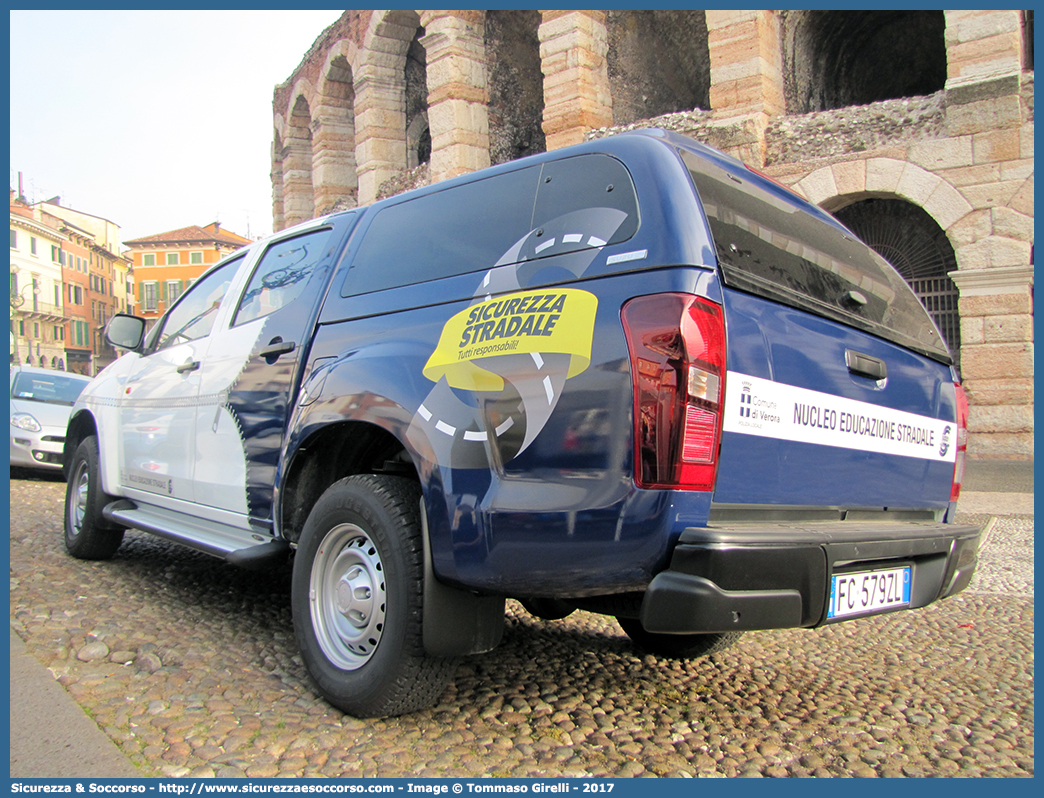 -
Polizia Locale
Comune di Verona
Isuzu D-Max II serie
Nucleo Educazione Stradale
Parole chiave: PL;P.L.;PM;P.M.;Polizia;Locale;Municipale;Verona;Isuzu;D-Max;DMax;Nucleo;Educazione;Stradale