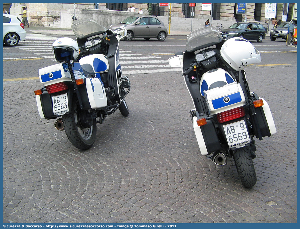 -
Polizia Municipale
Comune di Verona
BMW K100RT
Parole chiave: PL;P.L.;PM;P.M.;Polizia;Locale;Municipale;Verona;BMW;K100RT