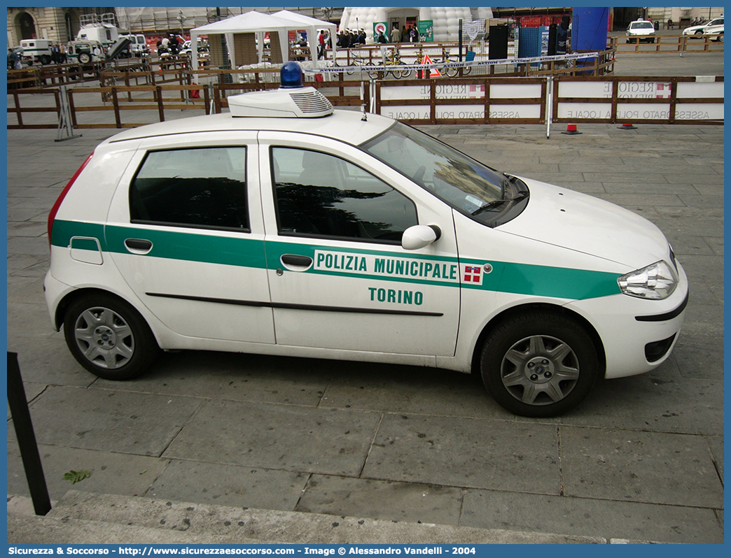 -
Polizia Municipale
Comune di Torino
Fiat Punto III serie
Parole chiave: PL;P.L.;PM;P.M.;Polizia;Locale;Municipale;Torino;Fiat;Punto