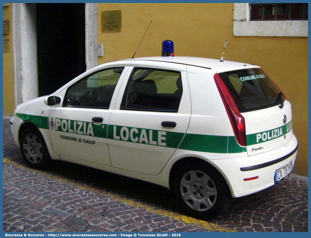 -
Polizia Locale
Comune di Salò
Fiat Punto III serie
Parole chiave: PL;P.L.;PM;P.M.;Polizia;Locale;Municipale;Salò;Fiat;Punto