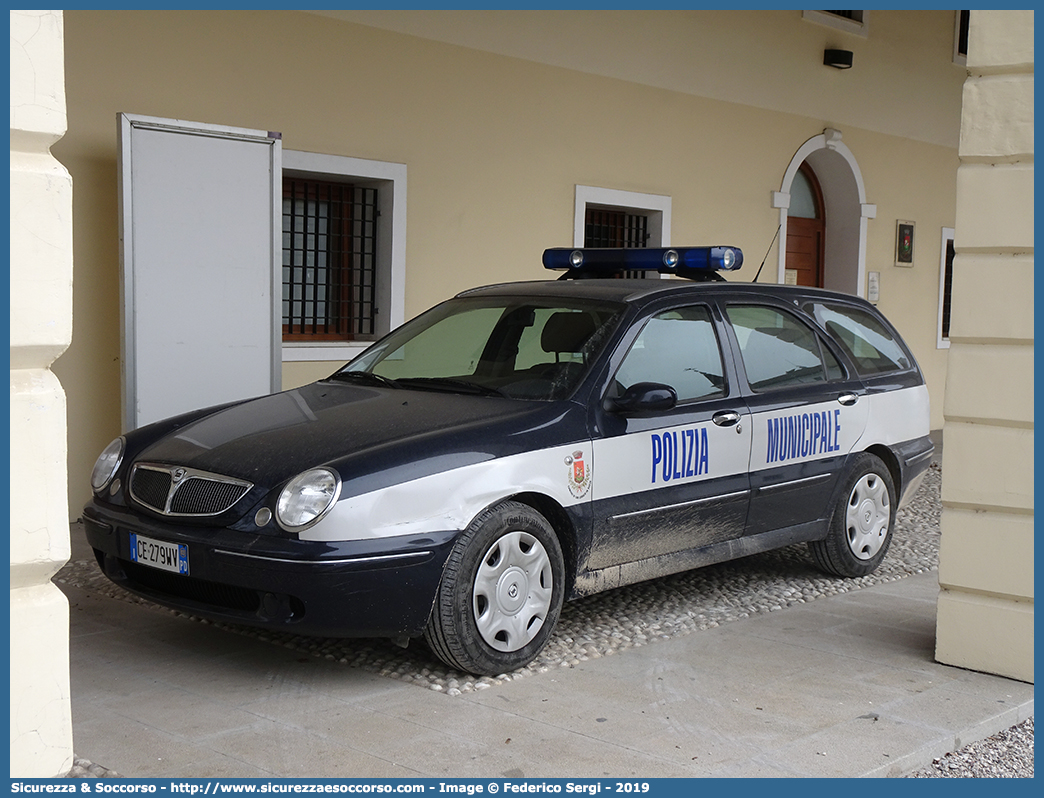 -
Polizia Municipale
Comune di San Giorgio in Bosco
Lancia Lybra Station Wagon
Parole chiave: PL;P.L.;PM;P.M.;Polizia;Locale;Municipale;San Giorgio in Bosco;Lancia;Lybra;Station;Wagon