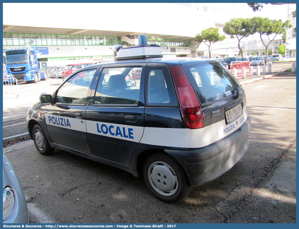 -
Polizia Locale
Comune di Soave
Fiat Punto I serie
Parole chiave: PL;P.L.;PM;P.M.;Polizia;Locale;Municipale;Soave;Fiat;Punto