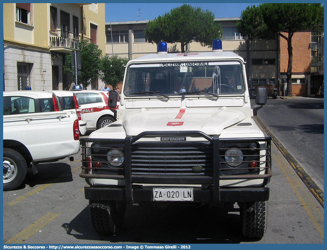 -
Polizia Municipale
Comune di Viareggio
Land Rover Defender 90
Parole chiave: PL;P.L.;PM;P.M.;Polizia;Locale;Municipale;Viareggio;Land;Rover;Defender;90