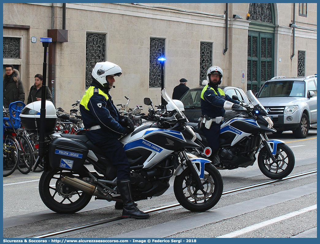 Polizia Locale YA02767
Polizia Locale
Comune di Padova
Honda NC 750
Parole chiave: PL;P.L.;PM;P.M.;Polizia;Locale;Municipale;Padova;Honda;NC;750