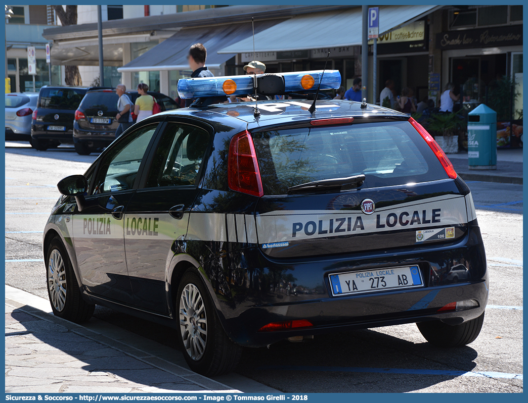 Polizia Locale Ya273AB
Polizia Locale
Comune di Jesolo
Fiat Grande Punto
Allestitore Bertazzoni S.r.l.
Parole chiave: PL;P.L.;PM;P.M.;Polizia;Locale;Municipale;Jesolo;Fiat;Grande;Punto;Bertazzoni