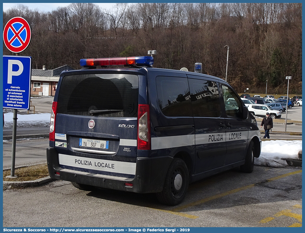 Polizia Locale YA307AB
Polizia Locale
Comune di Belluno
Fiat Scudo IV serie
Allestitore Bertazzoni S.r.l.
Parole chiave: PL;P.L.;PM;P.M.;Polizia;Locale;Municipale;Belluno;Fiat;Scudo;Bertazzoni