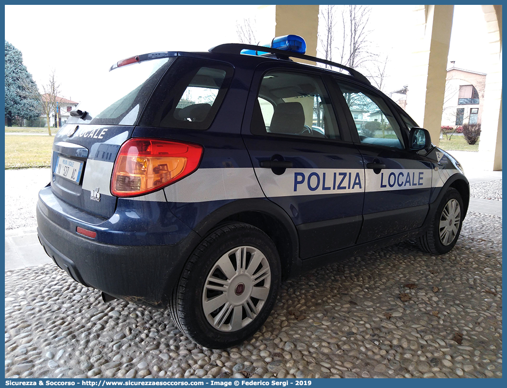 Polizia Locale YA527AC
Polizia Locale
Comune di San Giorgio in Bosco
Fiat Sedici I serie
Parole chiave: PL;P.L.;PM;P.M.;Polizia;Locale;Municipale;San Giorgio in Bosco;Fiat;Sedici