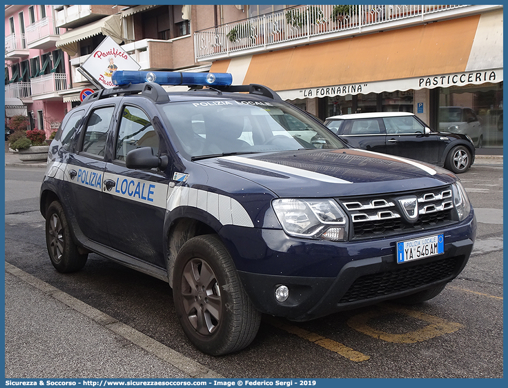 Polizia Locale YA546AM
Polizia Locale
Comune di Solesino
Dacia Duster I serie restyling
Allestitore Ciabilli S.r.l.
Parole chiave: PL;P.L.;PM;P.M.;Polizia;Locale;Municipale;Solesino;Dacia;Duster;Ciabilli