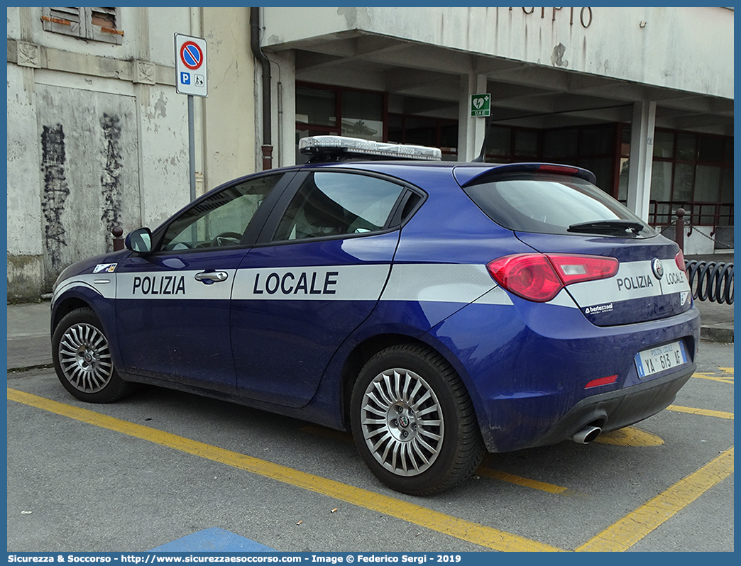 Polizia Locale YA613AF
Polizia Locale
Comune di Mira
Alfa Romeo Nuova Giulietta
I serie II restyling
Allestitore Bertazzoni S.r.l.
Parole chiave: PL;P.L.;PM;P.M.;Polizia;Locale;Municipale;Mira;Alfa Romeo;Nuova;Giulietta;Bertazzoni