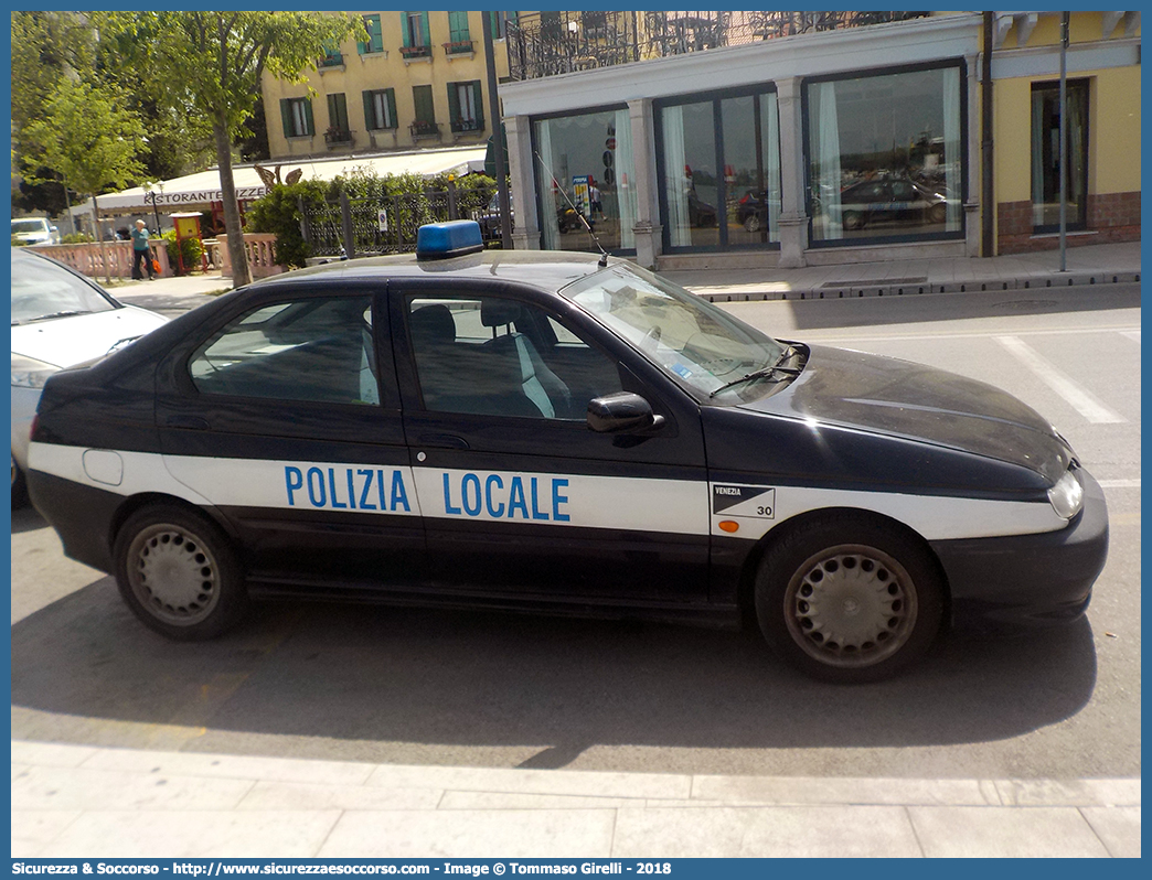 Polizia Locale YA638AC
Polizia Locale
Comune di Venezia
Alfa Romeo 146
Parole chiave: PL;P.L.;PM;P.M.;Polizia;Locale;Municipale;Venezia;Alfa Romeo;146